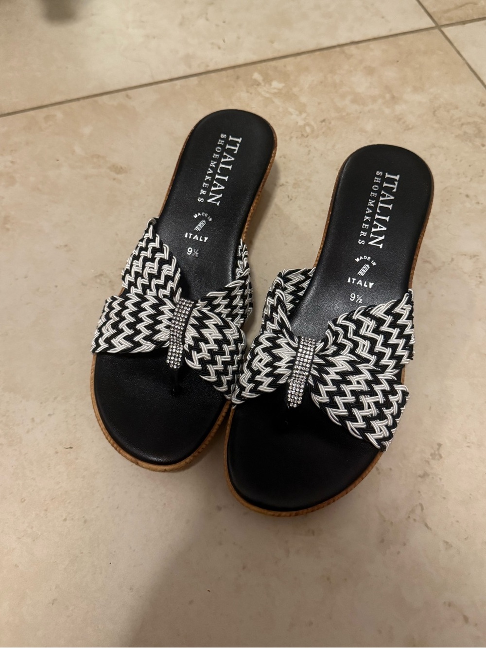 Italian Shoemakers Black and White Bow Slide Sandals with Woven Detail